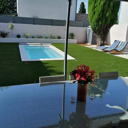 Jas Dou Felibrige Bed & Breakfast Puget-Ville Exterior photo